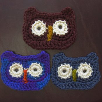 Wide Old Owl crochet coaster or applique. Pattern available at revedreams.com/shop/.