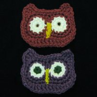 Wide Old Owl crochet coaster or applique. Pattern available at revedreams.com/shop/.