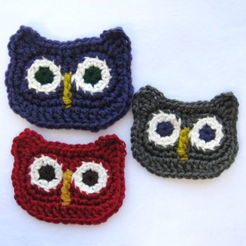 Wide Old Owl crochet coaster or applique. Pattern available at revedreams.com/shop/.
