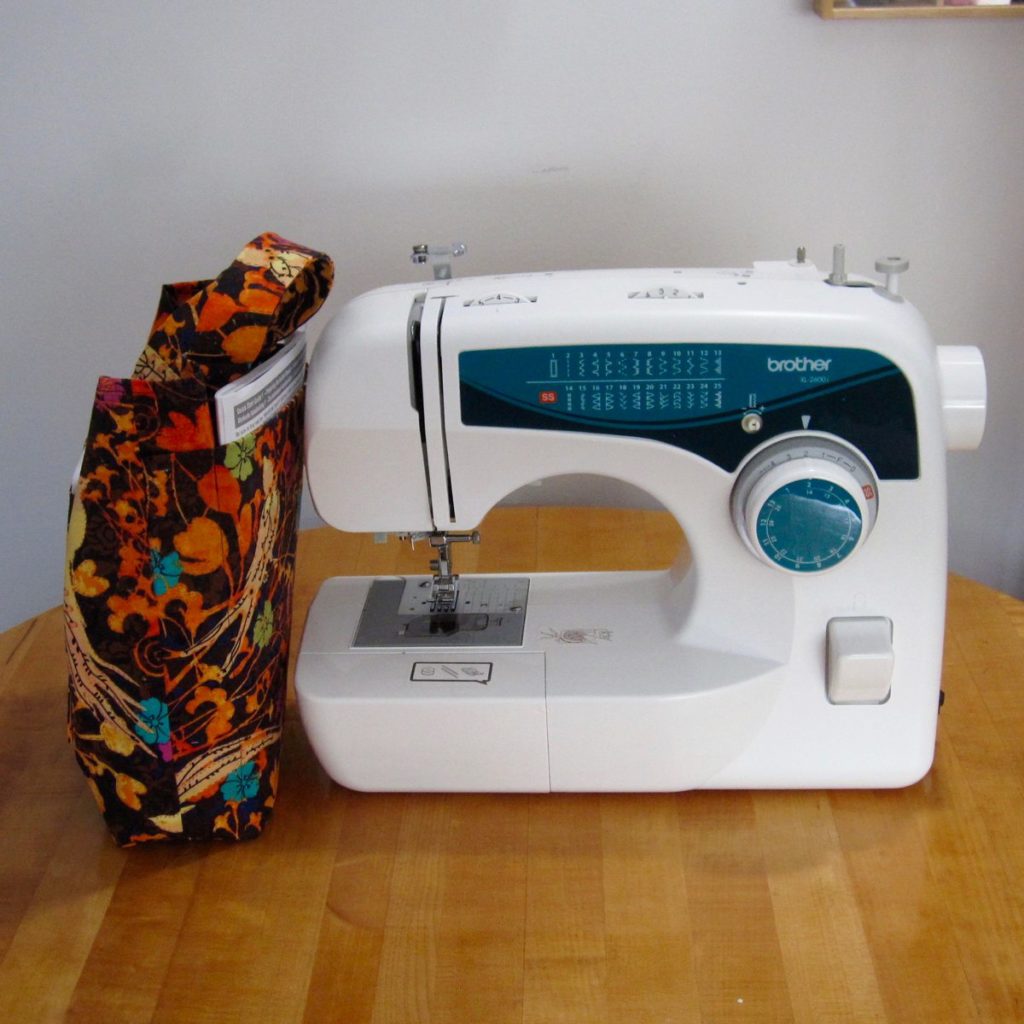 Brother sewing machine with tote bag